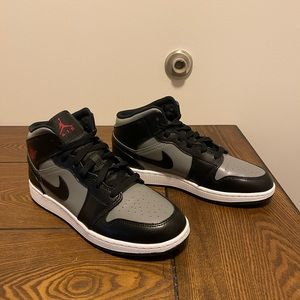 Nike Air Jordan 1 Mid